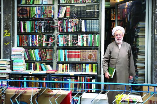 پدر وزیر نیرو کیست و چه می‌کند؟