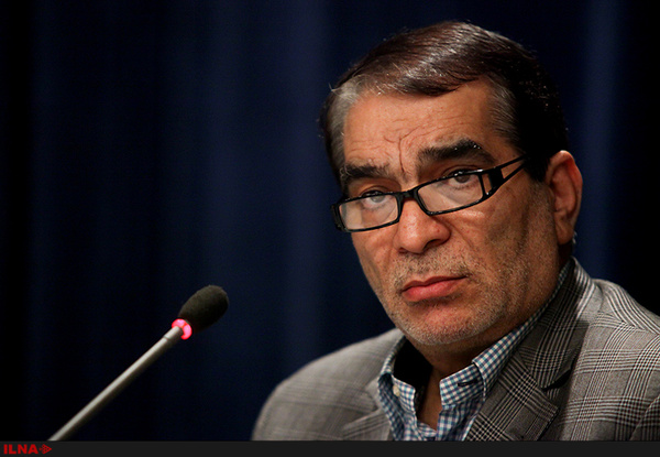نقش هیات رییسه در سطح خواندن دستور و اعلام اسامی غایبان نیست/ برای اداره جلسات مجلس باید از ادبیات فاخر استفاده کرد